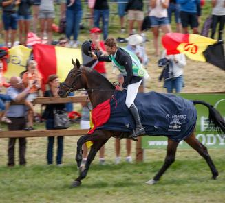 Wouter De Cleene sempare dune victoire de rêve avec le cheval BWP Alaric de Lauzelle!